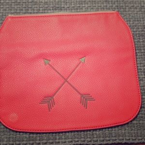 Beautiful Thirty One Coral Purse Flap Double Arrow